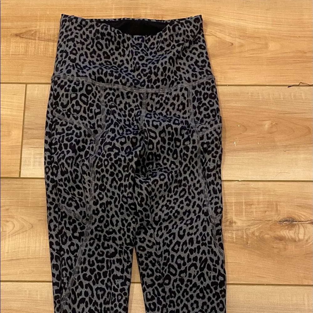 strut this leopard legging